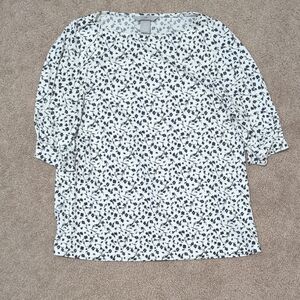 Women's Black and White Patterned Top